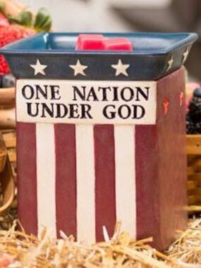 Scentsy ONE NATION UNDER GOD Wax Warmer RETIRED Flag USA Patriotic Works Great!